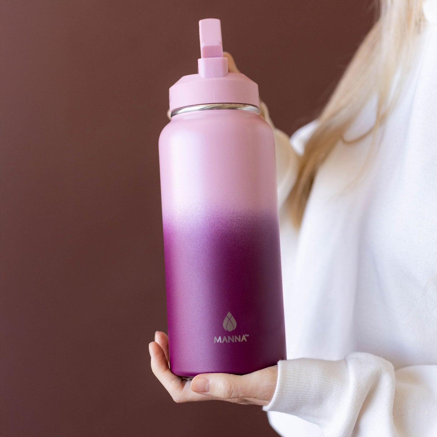32-oz-powel-bottle-g5 32_Manna_Website_Lifestyles-2.jpg