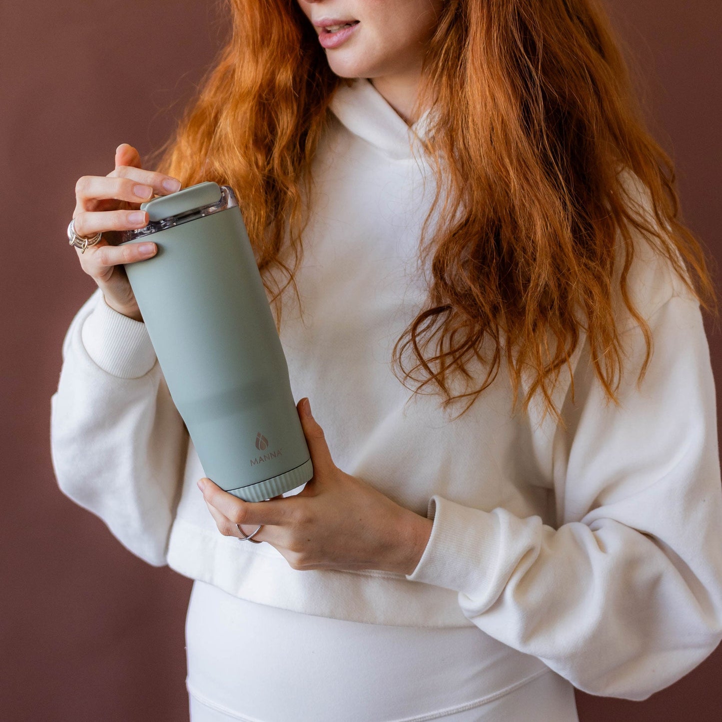 30-oz-groove-tumbler-d6 4Manna_Website_Lifestyles-17.jpg